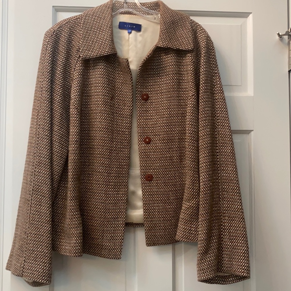 WOOL SUIT JACKET WITH SILK LINING